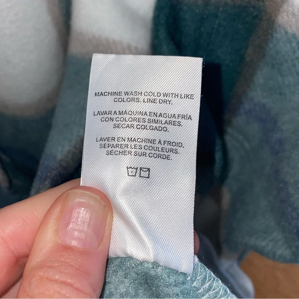 Shacket - Picture 5 of 6